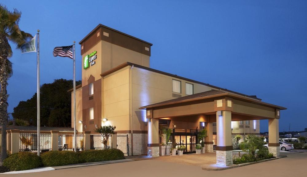 & - The Woodlands Hotel 3*