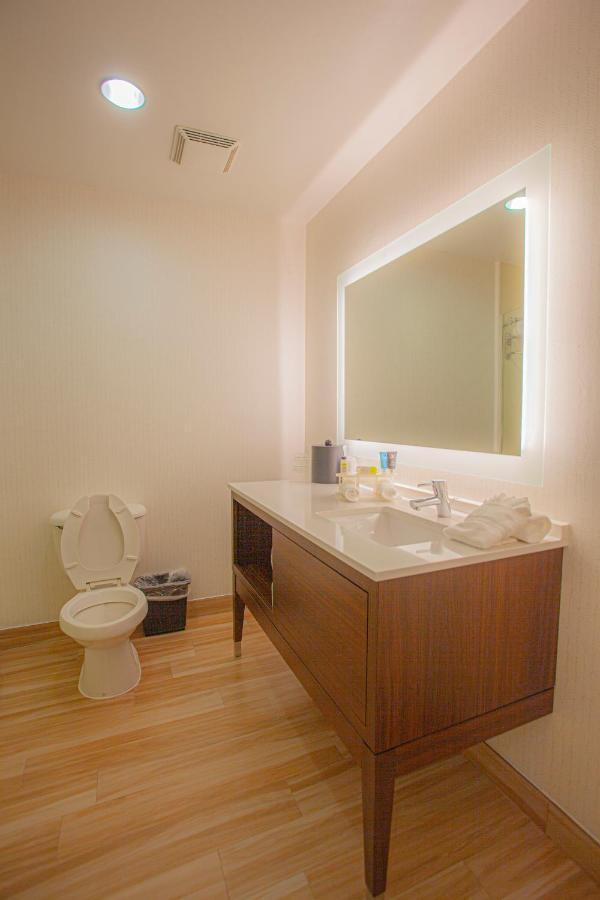 Hotel & - The Woodlands 3*