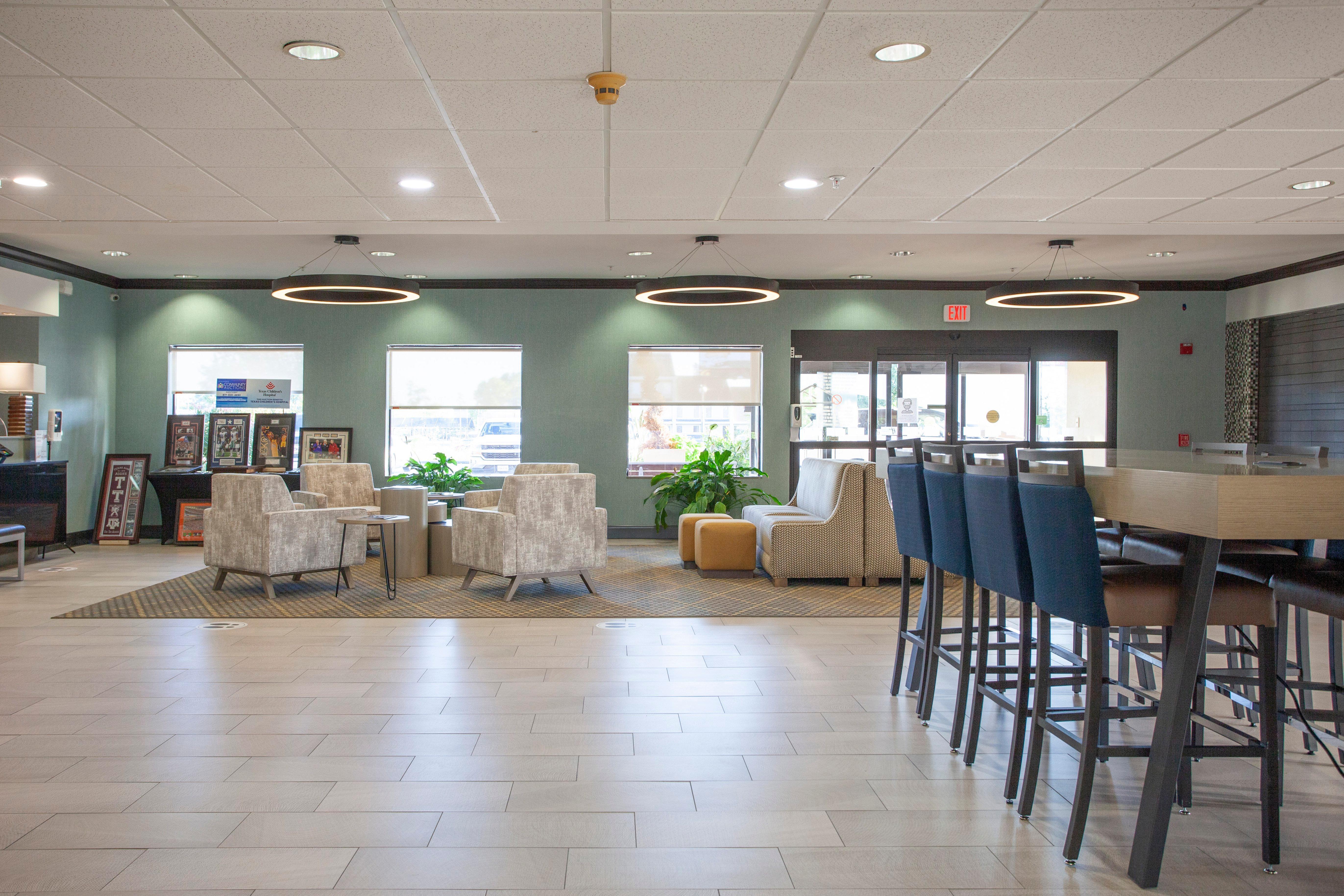 & - The Woodlands Hotel 3*