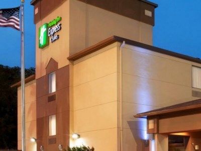 & - The Woodlands Hotel